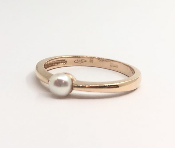 Auksinis žiedas su perlu 17,5 dydis