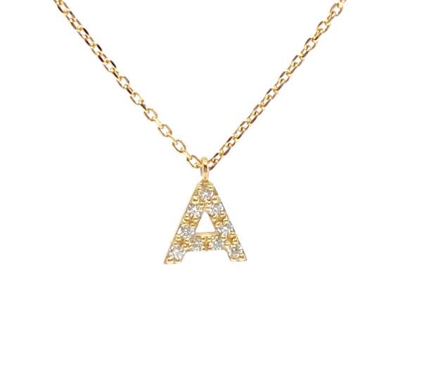 Briliantais inkrustuotas vardo raidės pakabukas kartu su grandinėle