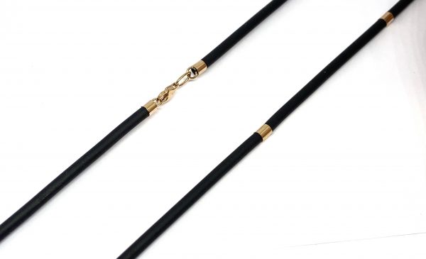 Grandinėlė iš kaučiuko su aukso papuošimais 50 cm