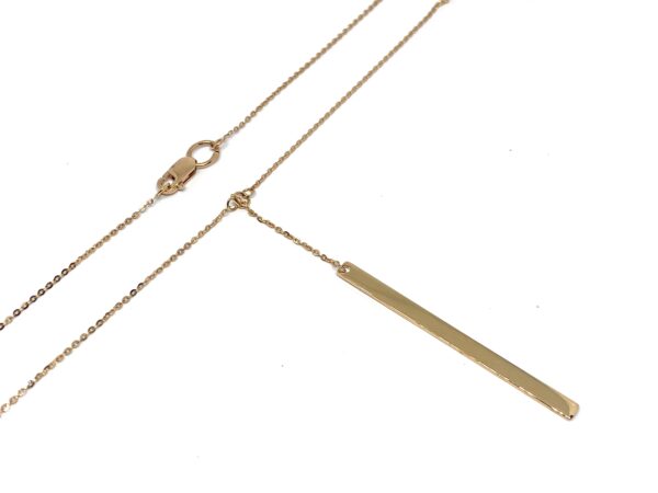 Auksinė grandinėlė kartu su ilgu pakabuku